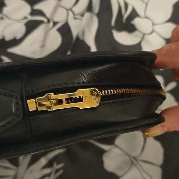 💞LOUIS VUITTON Taiga Baltic Document Bag/Briefcase - Picture 14 of 16